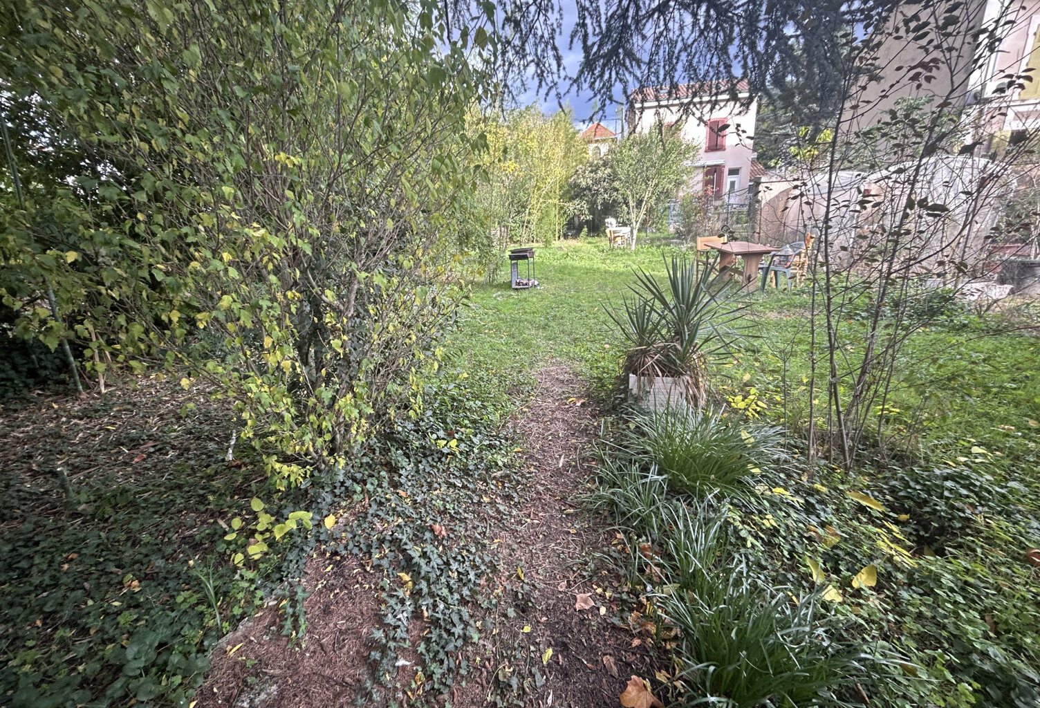 A vendre terrain constructible de 400 m2, centre ville de RO — photo 1