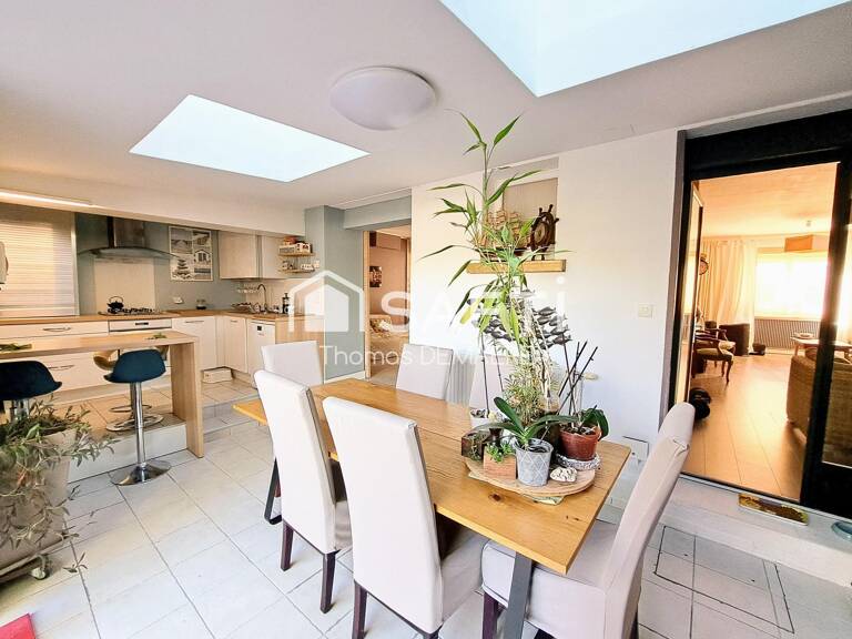 Maison de charme rénovée avec grand jardin arboré au cœur d'Ozillac — photo 1