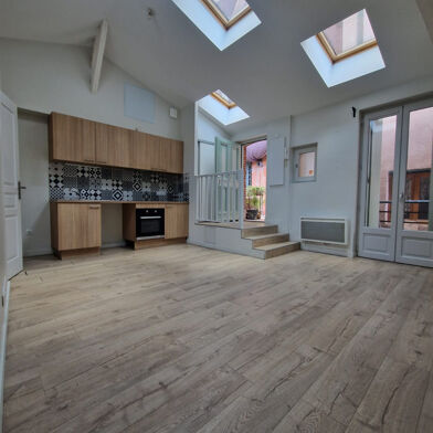 Appartement 3 pièces 880 €