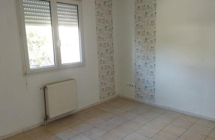 Cahors , Appartement deux chambres et parking — photo 3