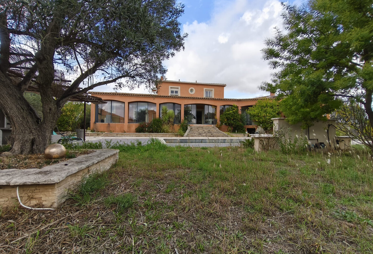 Villa 22O m2 , vue dégagée , piscine & terrain de 1800 m2 — photo 1
