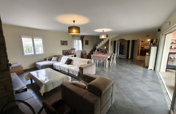Villa 22O m2 , vue dégagée , piscine & terrain de 1800 m2 — photo 3