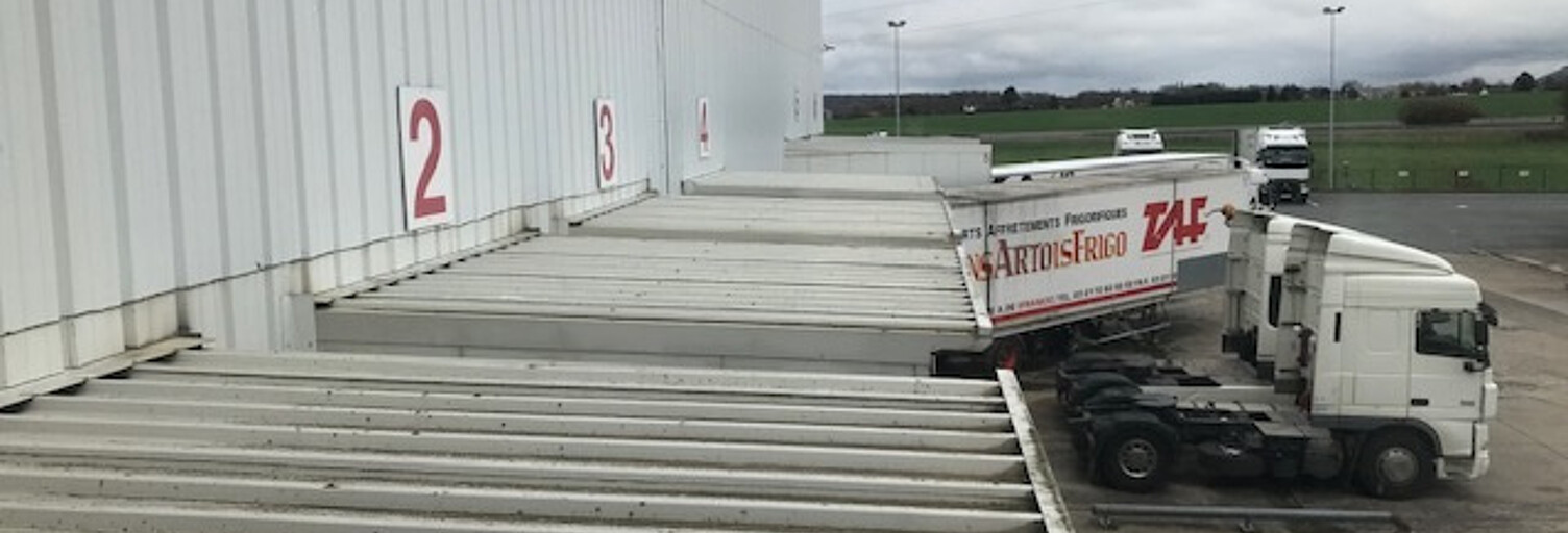 Local industriel  1450 m² à louer à Aix-Noulette (62160)