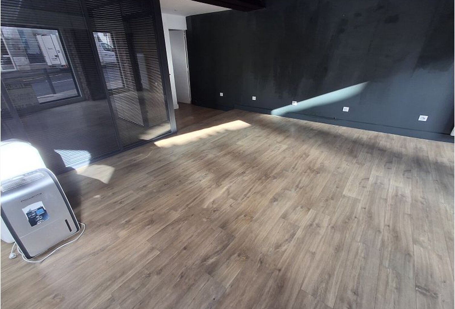 Local commercial — photo 1