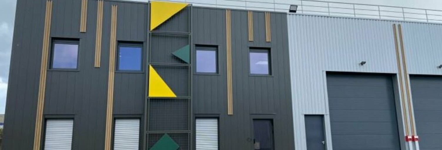 Commerce  357 m² à louer à Saint-Priest (69800)