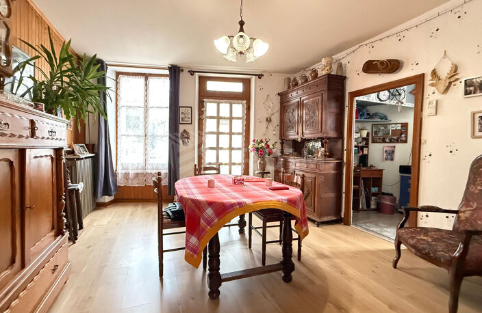 Maison de ville 118 m², commerces à pied, charme et potentiel — photo 3