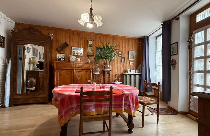 Maison de ville 118 m², commerces à pied, charme et potentiel — photo 5