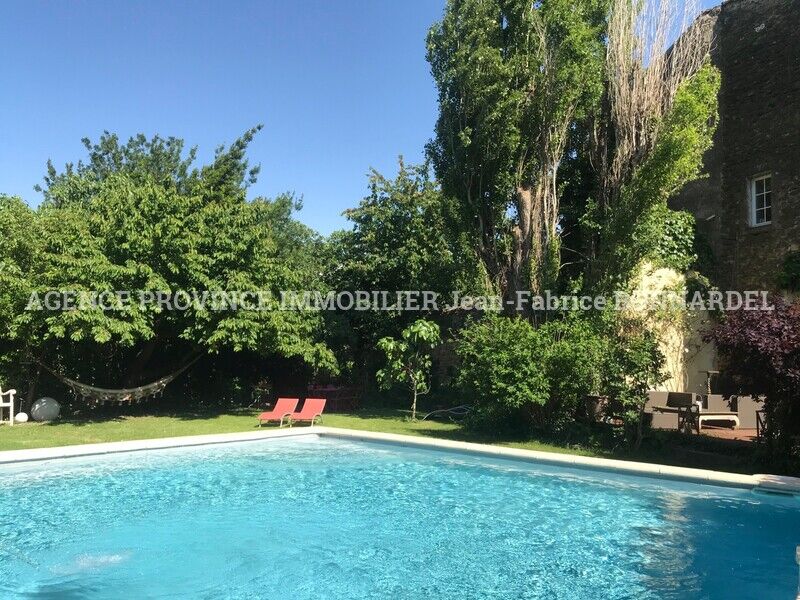 Villa / Maison  T12 à vendre Suze-la-Rousse 26790