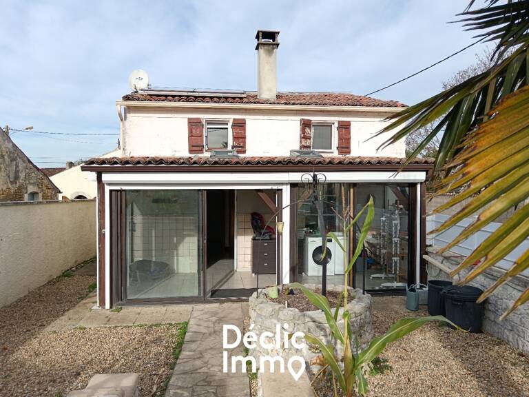 MAISON AVEC STUDIO ET DEPENDANCES — photo 1