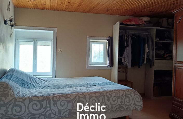 MAISON AVEC STUDIO ET DEPENDANCES — photo 5