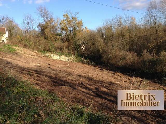 Terrain 1395 m² à Champagne-sur-Oise — photo du bien