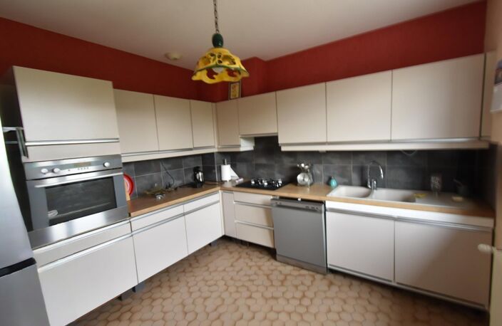 Maison individuelle idéalement située sur la commune de Sennece les Mâcon sur un terrain de 1600m2 — photo 4