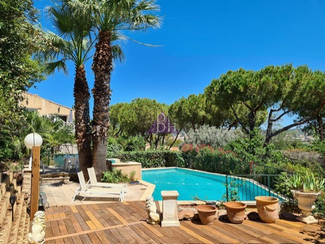 Villa / Maison  T5 à louer Hyères 83400