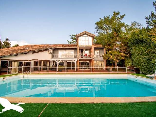 Domaine de 10 pièces principales — photo du bien
