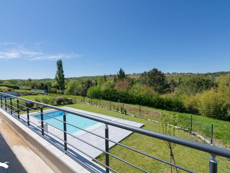 Contemporaine de 8 pièces principales — photo 1