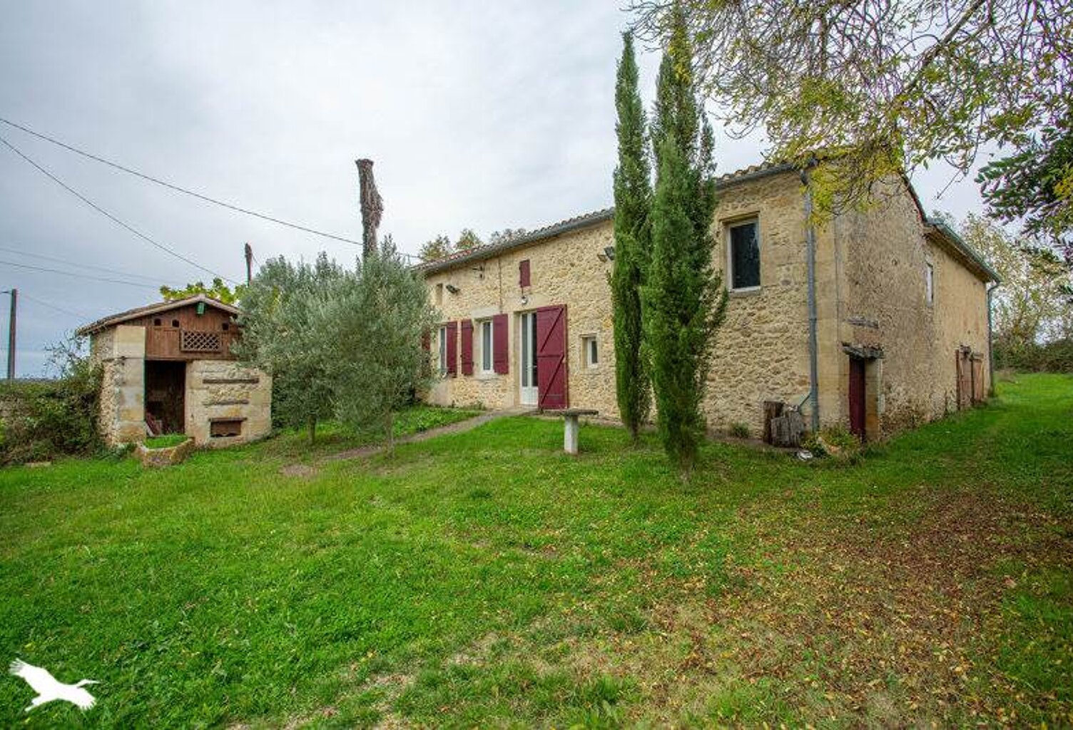 Maison en pierre de 4 pièces principales — photo 1