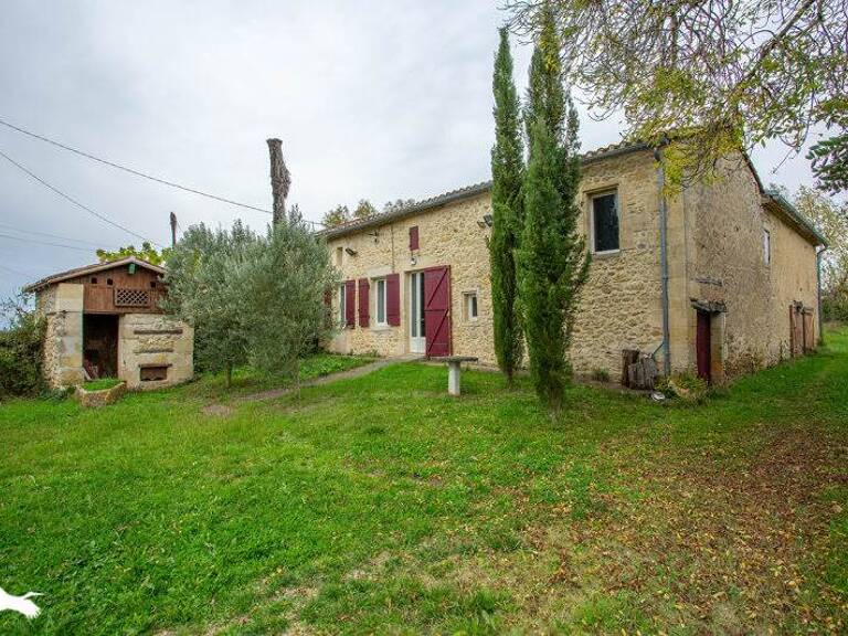 Maison en pierre de 4 pièces principales — photo 1