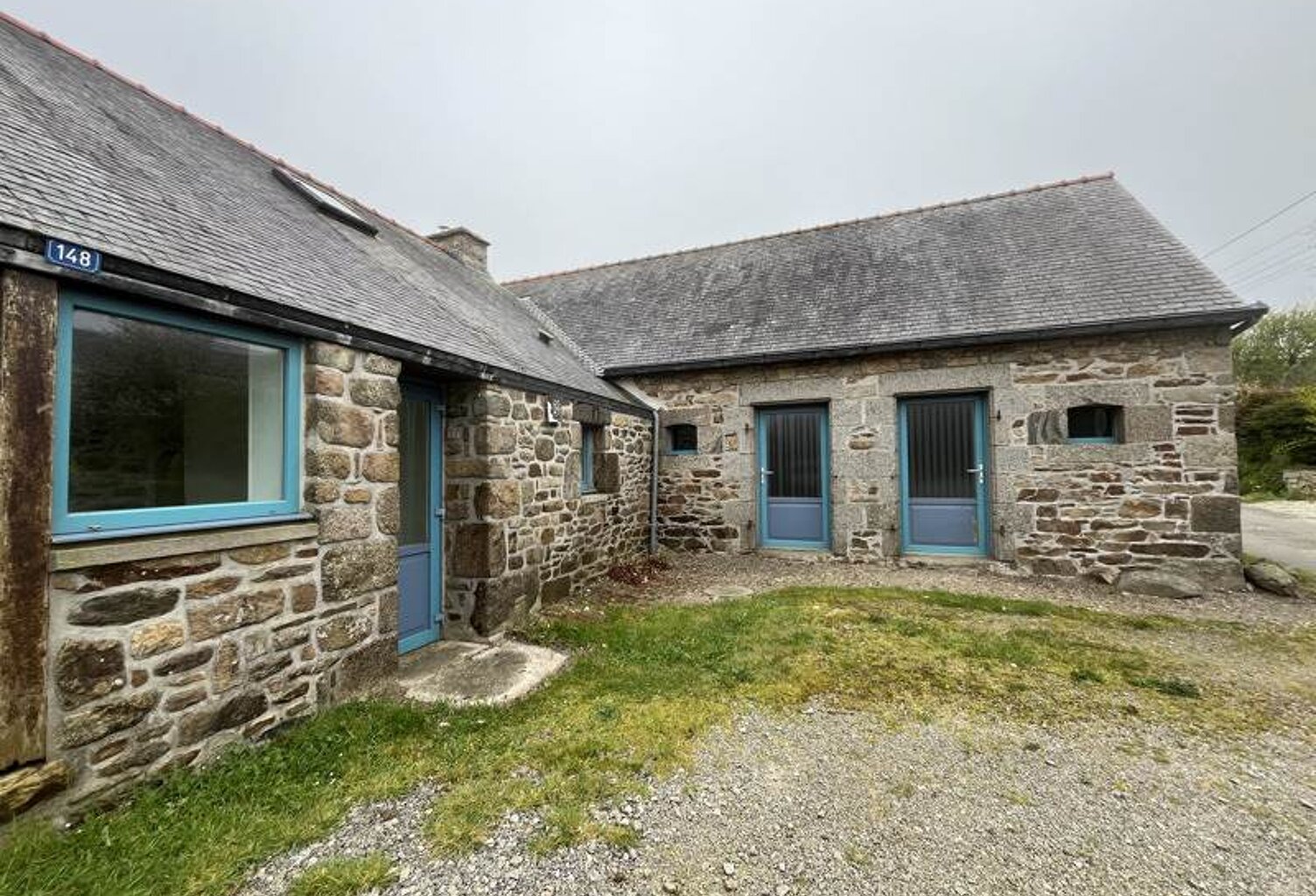 Maison en pierre de 4 pièces principales — photo 1