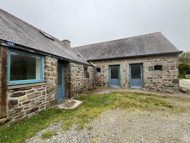 Maison en pierre de 4 pièces principales — photo du bien