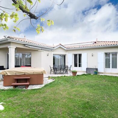 Maison 6 pièces 276120 €