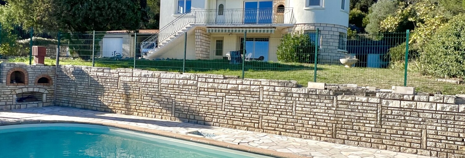 Maison 8 Pièces 193 m² à vendre à Alès (30100)