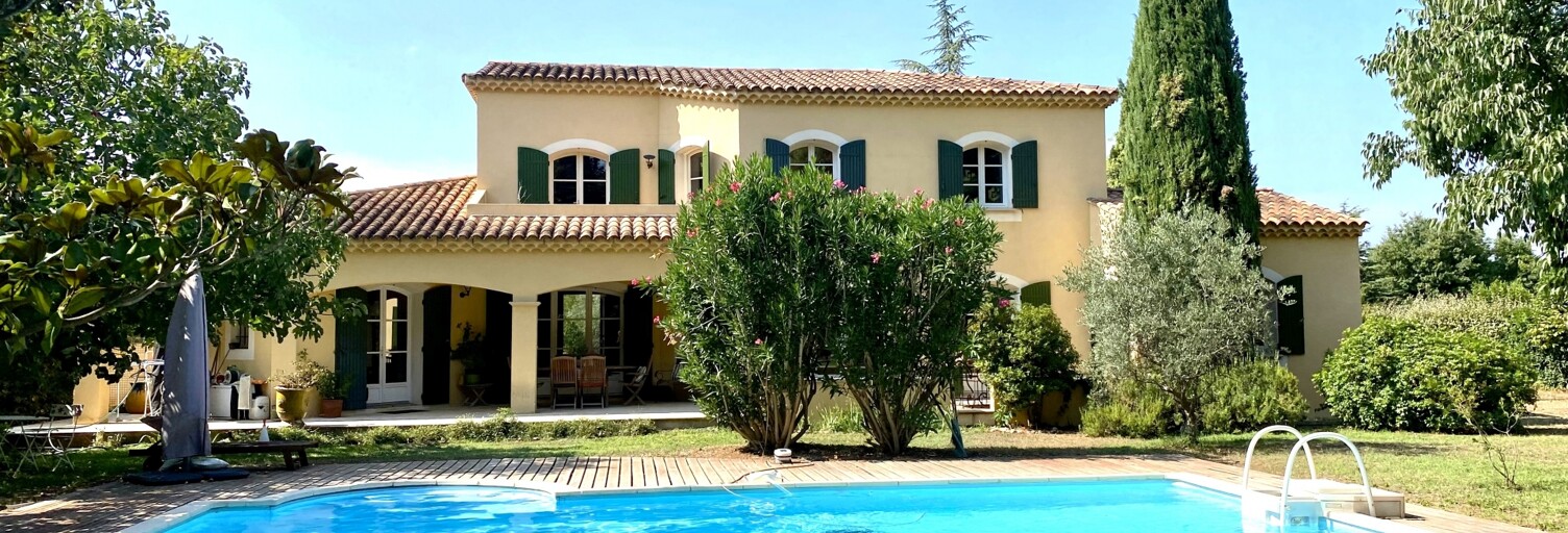 Maison 7 Pièces 204 m² à vendre à Carpentras (84200)