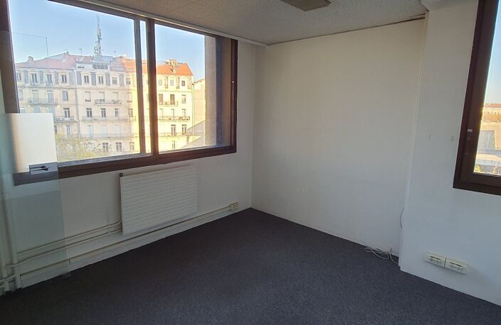 Bureau — photo 2