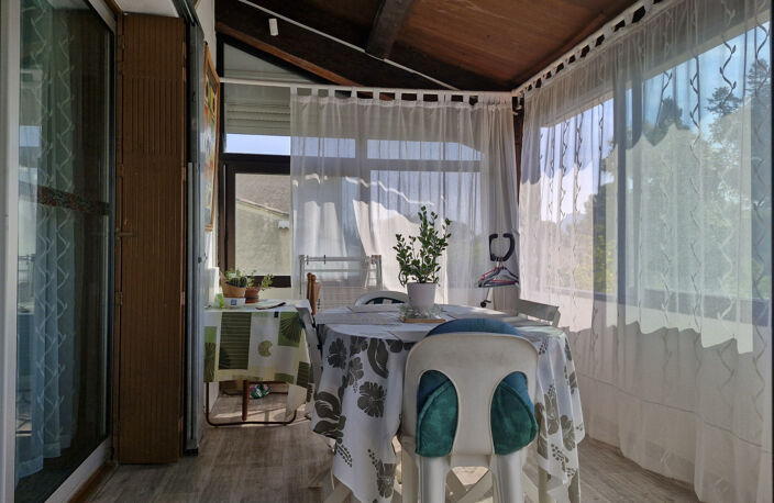 A VENDRE Villa T4/5 AU COEUR DU VILLAGE DE PEYNIER — photo 3
