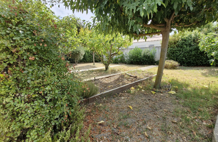 A VENDRE Villa T4/5 AU COEUR DU VILLAGE DE PEYNIER — photo 4