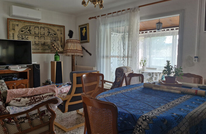 A VENDRE Villa T4/5 AU COEUR DU VILLAGE DE PEYNIER — photo 5