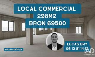 Commerce  298 m² à louer à Bron (69500)