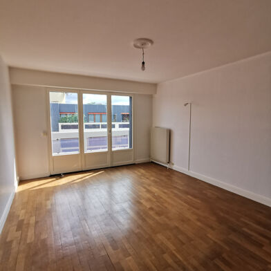 Appartement 3 pièces 750 €
