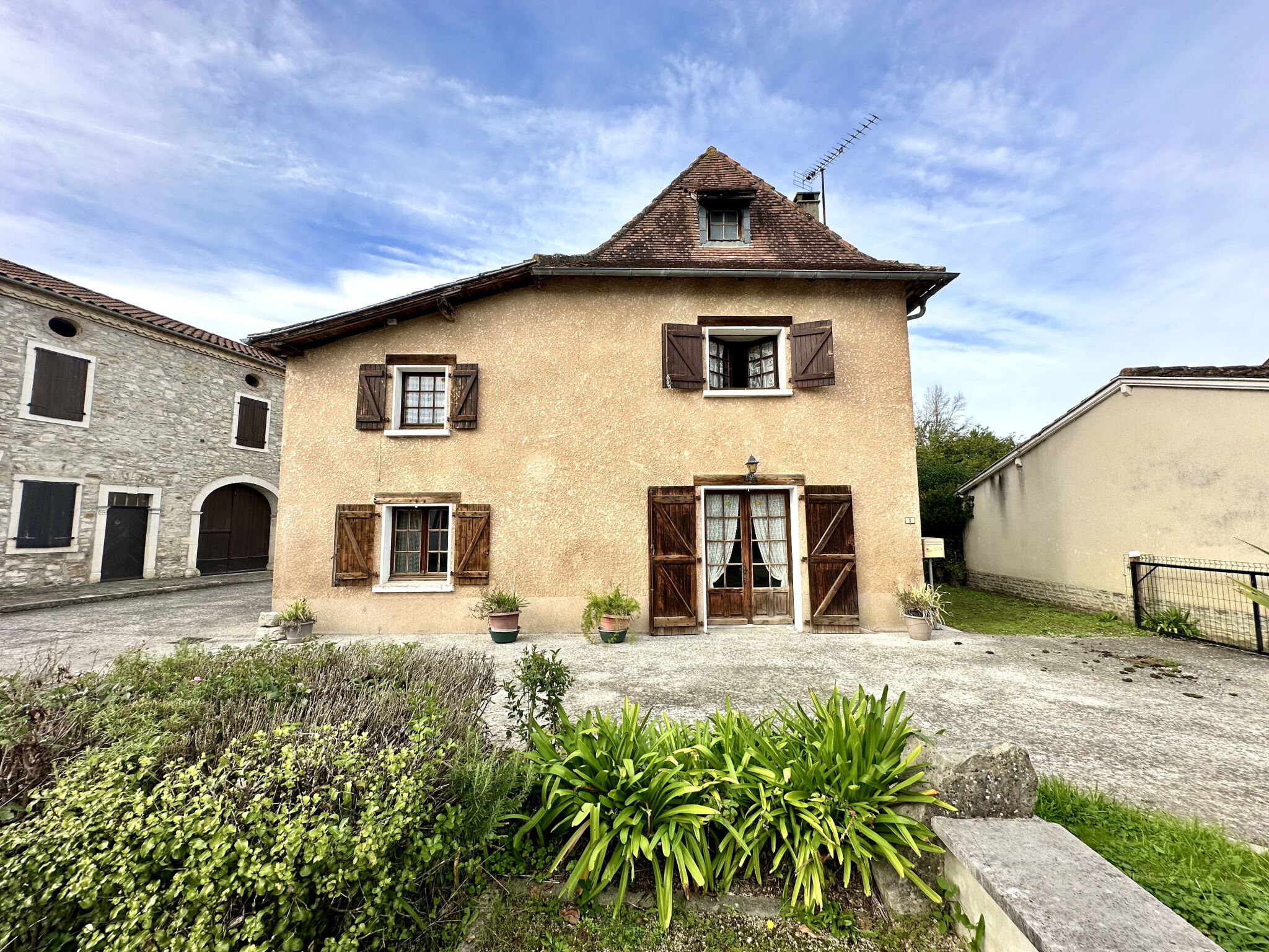 Maison de Village   T9 à vendre Autevielle-Saint-Martin-Bideren 64390