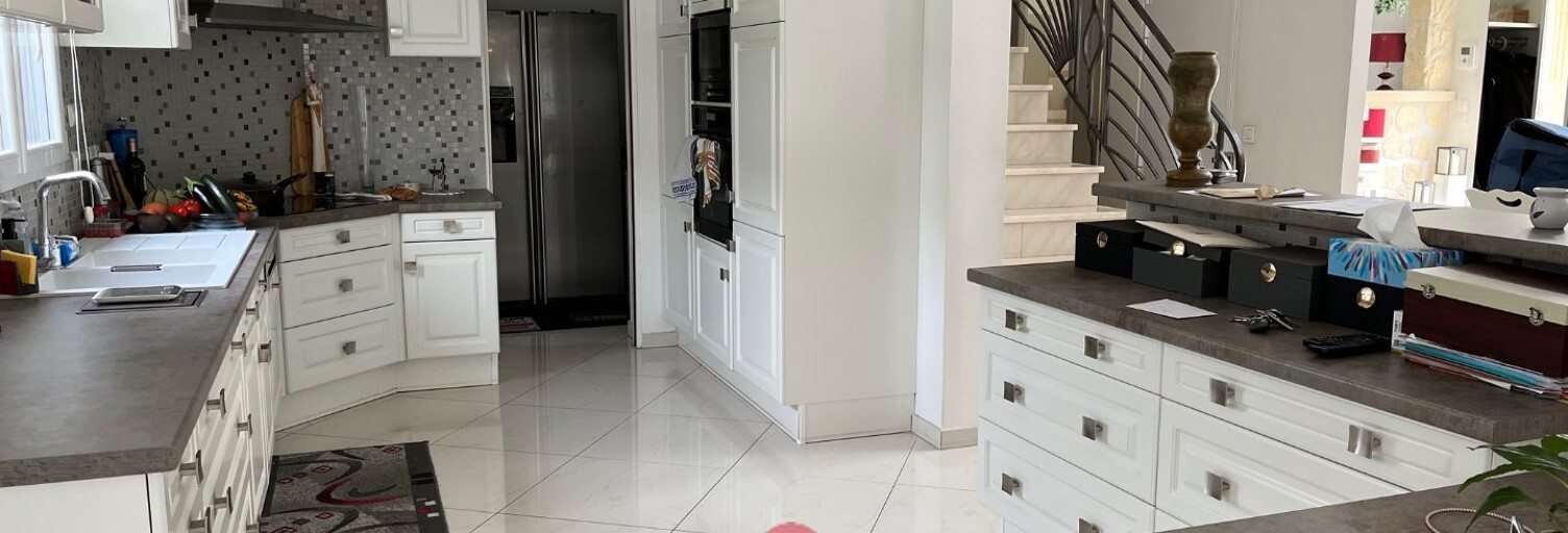 Maison 8 Pièces 260 m² à vendre à Saint-Pierre-lès-Nemours (77140)