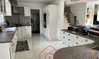 Maison 8 Pièces 260 m² à vendre à Saint-Pierre-lès-Nemours (77140)