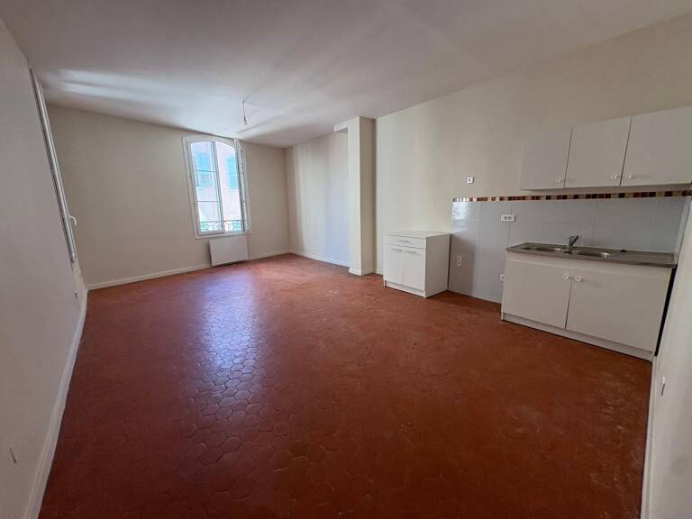 Studio 2ème étage - RIEZ — photo 1