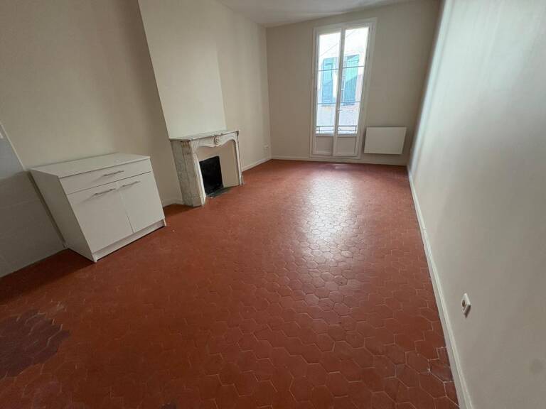 Studio 2ème étage - RIEZ — photo 1