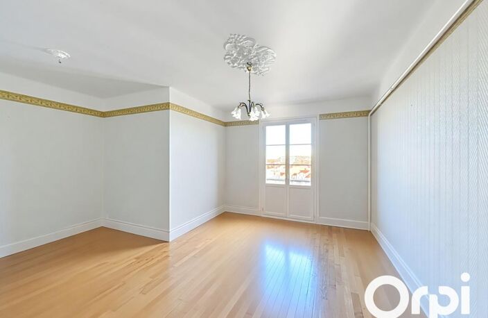 Appartement À Vendre à VICHY — photo 2
