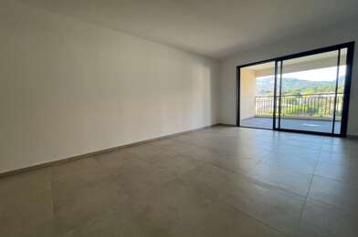 Appartement 3 pièces 825 €