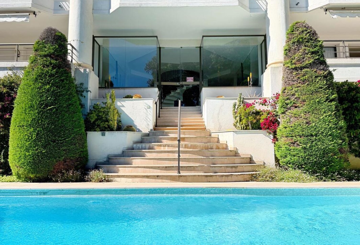 Cannes Bas Montfleury — 3 pièces 93 m², piscine, plein sud — photo 1