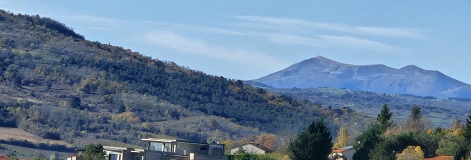 Terrain  3092 m² à vendre à Veyre-Monton (63960)