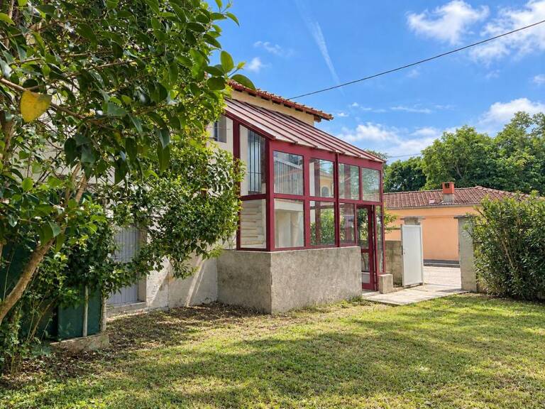 À vendre jolie maison de ville avec jardin et garage à Montélimar — photo 1