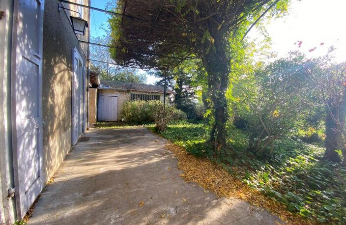 SAINT LAURENT DU PAPE ensemble immobilier — photo 2