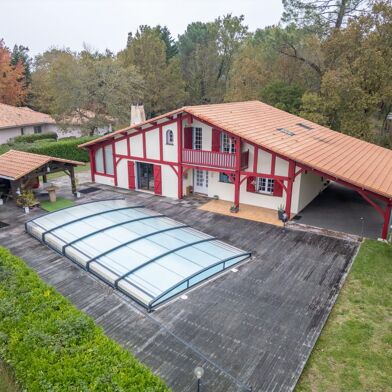 Maison 5 pièces 599000 €