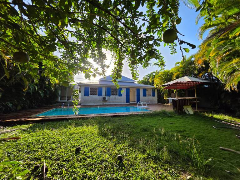 JOLIE MAISON + STUDIO ET PISCINE BAIE MAHAULT (971) — photo 1