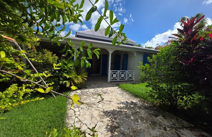 JOLIE MAISON + STUDIO ET PISCINE BAIE MAHAULT (971) — photo 3