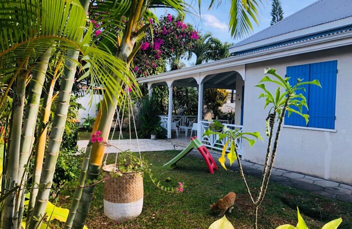 JOLIE MAISON + STUDIO ET PISCINE BAIE MAHAULT (971) — photo 4