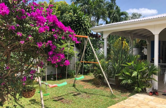 JOLIE MAISON + STUDIO ET PISCINE BAIE MAHAULT (971) — photo 5