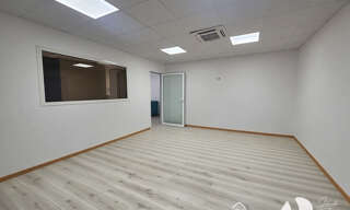 Commerce 4 Pièces 133 m² à louer à Baie-Mahault (97122)