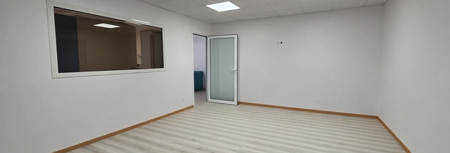 Commerce 4 Pièces 133 m² à louer à Baie-Mahault (97122)